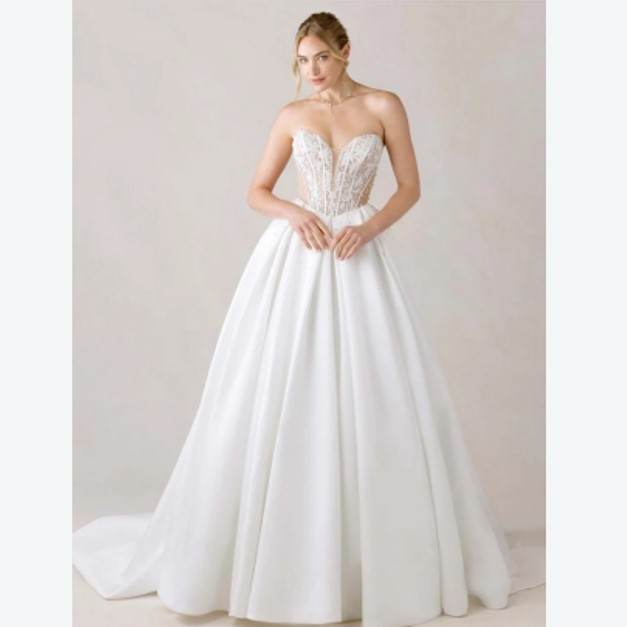 BRIDAL / WEDDING GOWN